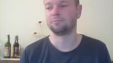 Snapshot of nick1990b chatting on 03/01/25, 04:54 nick1990b online show from 03/01/25, 04:54