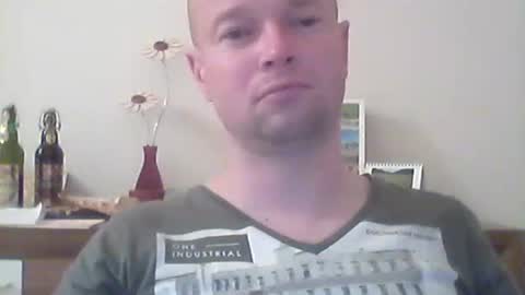 Snapshot of nick1990b chatting on 03/03/25, 07:49 nick1990b online show from 03/03/25, 07:49