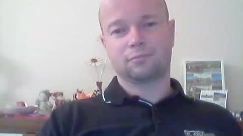 Snapshot of nick1990b chatting on 01/17/26, 07:06 nick1990b online show from 01/17/26, 07:06