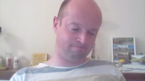 Snapshot of nick1990b chatting on 06/15/26, 05:15 nick1990b online show from 06/15/26, 05:15