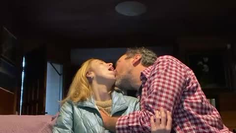 Snapshot of nick_and_bennie chatting on 10/01/25, 07:20 Nick f and Bennie m online show from 10/01/25, 07:20