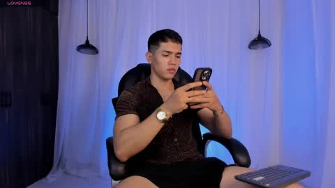 nick fenix online show from 04/22/26, 02:47