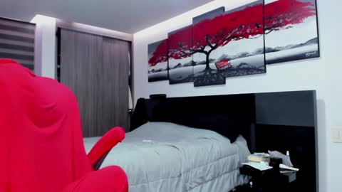 Snapshot of nick_klaus chatting on 02/08/25, 01:00 Nick Klaus online show from 02/08/25, 01:00