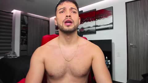 Snapshot of nick_klaus chatting on 03/08/25, 12:11 Nick Klaus online show from 03/08/25, 12:11