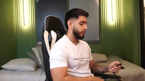 Jhohan online show from 10/21/25, 12:17