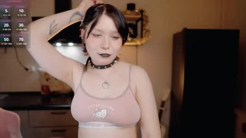 Snapshot of nickari_x chatting on 05/15/26, 05:47 nickari_x online show from 05/15/26, 05:47