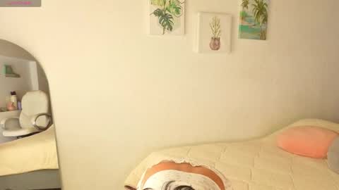 Nicole Silvermoon online show from 04/13/26, 12:43