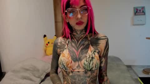 Snapshot of nicki_1 chatting on 03/12/25, 02:52   Help me reach 100 thumbs up online show from 03/12/25, 02:52