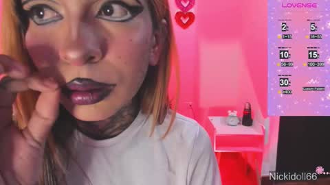 Snapshot of nicki_1 chatting on 09/16/25, 07:42   Help me reach 100 thumbs up online show from 09/16/25, 07:42