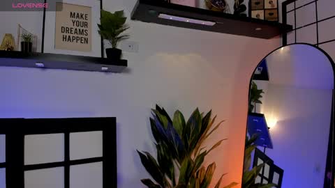 nickie_reed_ online show from 04/23/26, 10:12