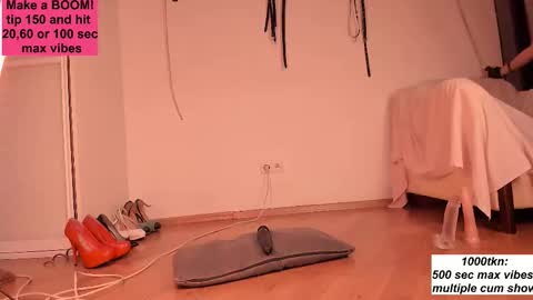 Karolina online show from 09/21/25, 11:12