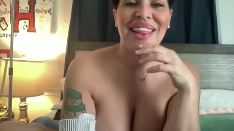 Snapshot of nickimarie01 chatting on 12/03/24, 03:55 Nicki Marie online show from 12/03/24, 03:55