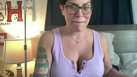 Snapshot of nickimarie01 chatting on 12/14/24, 09:02 Nicki Marie online show from 12/14/24, 09:02