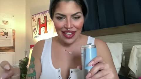 Snapshot of nickimarie01 chatting on 01/20/25, 04:55 Nicki Marie online show from 01/20/25, 04:55