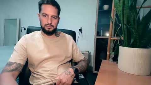 Nick maxx online show from 10/23/25, 10:47