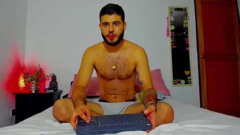 Nick  Mia  online show from 12/04/25, 02:32