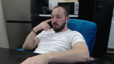 Snapshot of nickolas22 chatting on 02/04/26, 11:31 Julian online show from 02/04/26, 11:31