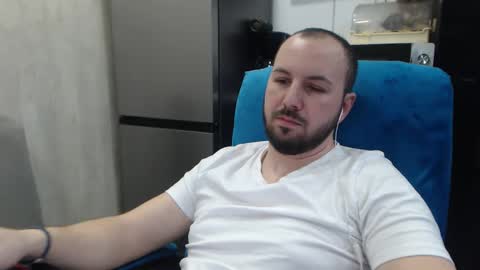 Snapshot of nickolas22 chatting on 02/08/26, 11:30 Julian online show from 02/08/26, 11:30