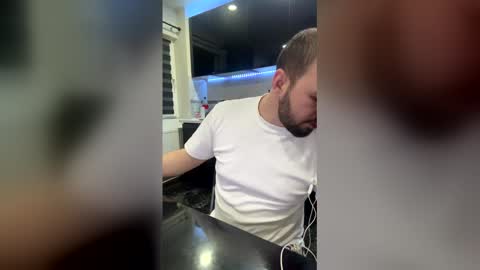 Snapshot of nickolas22 chatting on 02/13/26, 12:17 Julian online show from 02/13/26, 12:17