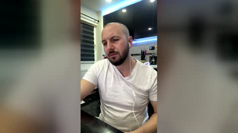 Snapshot of nickolas22 chatting on 02/15/26, 01:13 Julian online show from 02/15/26, 01:13