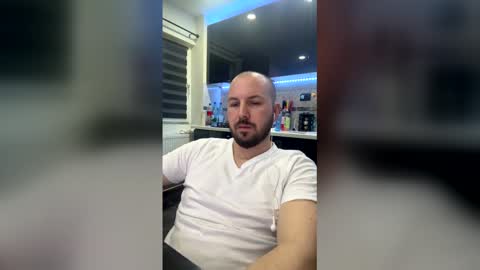 Snapshot of nickolas22 chatting on 02/16/26, 01:46 Julian online show from 02/16/26, 01:46