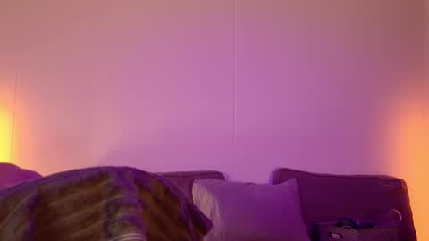 Snapshot of nickriverzxo chatting on 11/28/25, 02:03 nickriverzxo online show from 11/28/25, 02:03