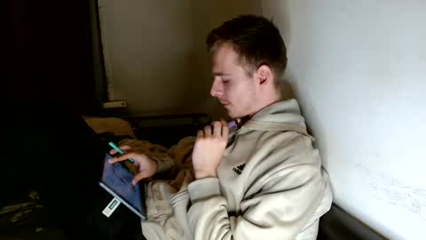 Snapshot of nicksuper8 chatting on 09/12/25, 07:47 Nick online show from 09/12/25, 07:47