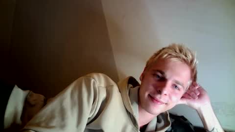 Snapshot of nicksuper8 chatting on 10/30/25, 11:05 Nick online show from 10/30/25, 11:05