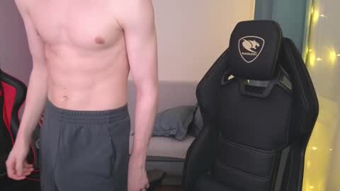 Nicki  Danny online show from 03/05/25, 05:29