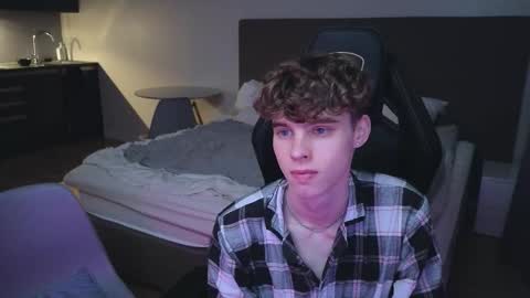 Nicki  Danny online show from 10/10/25, 05:34