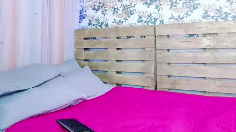 Snapshot of nicky_oli chatting on 01/24/25, 12:41 nicky_oli online show from 01/24/25, 12:41