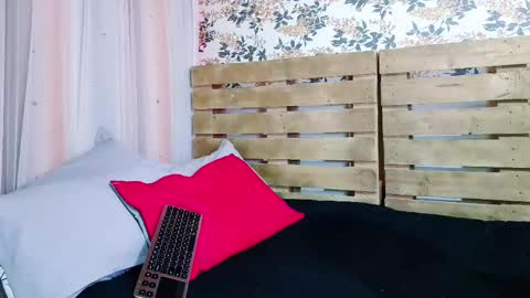 Snapshot of nicky_oli chatting on 01/30/25, 12:59 nicky_oli online show from 01/30/25, 12:59