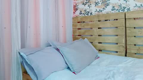 Snapshot of nicky_oli chatting on 02/01/25, 04:33 nicky_oli online show from 02/01/25, 04:33