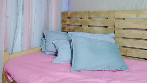 Snapshot of nicky_oli chatting on 02/06/25, 07:29 nicky_oli online show from 02/06/25, 07:29