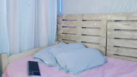 Snapshot of nicky_oli chatting on 02/26/25, 04:45 nicky_oli online show from 02/26/25, 04:45