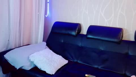 Snapshot of nicky_oli chatting on 03/02/25, 06:30 nicky_oli online show from 03/02/25, 06:30