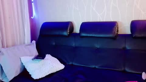 Snapshot of nicky_oli chatting on 03/04/25, 03:37 nicky_oli online show from 03/04/25, 03:37