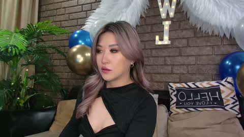 Snapshot of nicky_owl chatting on 12/04/24, 11:30 Today is my 41st birthday And in 2 hours Im waiting for you on the stream Stock up on tokens and a good mood Nicky online show from 12/04/24, 11:30
