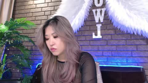 Snapshot of nicky_owl chatting on 02/02/25, 03:17 Today is my 41st birthday And in 2 hours Im waiting for you on the stream Stock up on tokens and a good mood Nicky online show from 02/02/25, 03:17