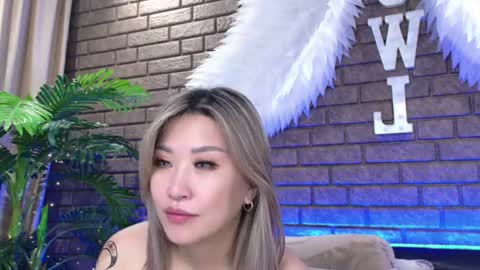 Snapshot of nicky_owl chatting on 03/09/25, 07:05 Today is my 41st birthday And in 2 hours Im waiting for you on the stream Stock up on tokens and a good mood Nicky online show from 03/09/25, 07:05