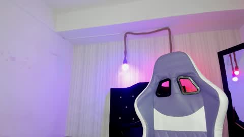 nicky_pop online show from 10/10/25, 06:51