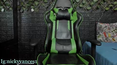 nicky online show from 10/23/25, 07:12