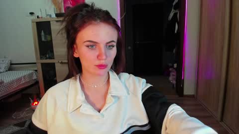 Nicky Weekends online show from 02/06/25, 09:22