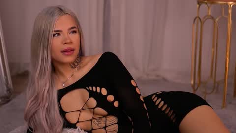 Nicky online show from 10/27/25, 07:40