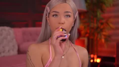 Nicky online show from 11/06/25, 07:04