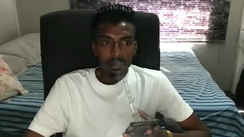 james online show from 11/23/25, 01:44