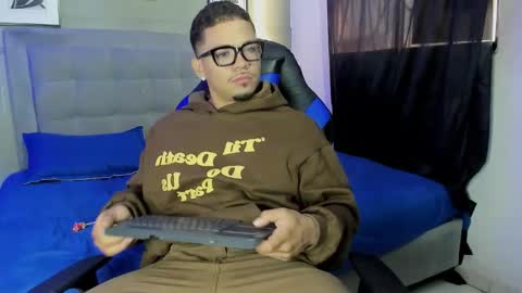 nico_blaze7 online show from 03/04/26, 12:33