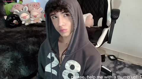 Snapshot of nico_cruz chatting on 12/05/24, 11:38 nico online show from 12/05/24, 11:38