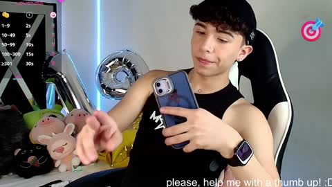 Snapshot of nico_cruz chatting on 12/14/24, 10:13 nico online show from 12/14/24, 10:13