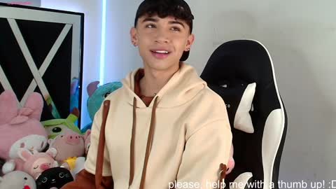 Snapshot of nico_cruz chatting on 12/27/24, 11:50 nico online show from 12/27/24, 11:50